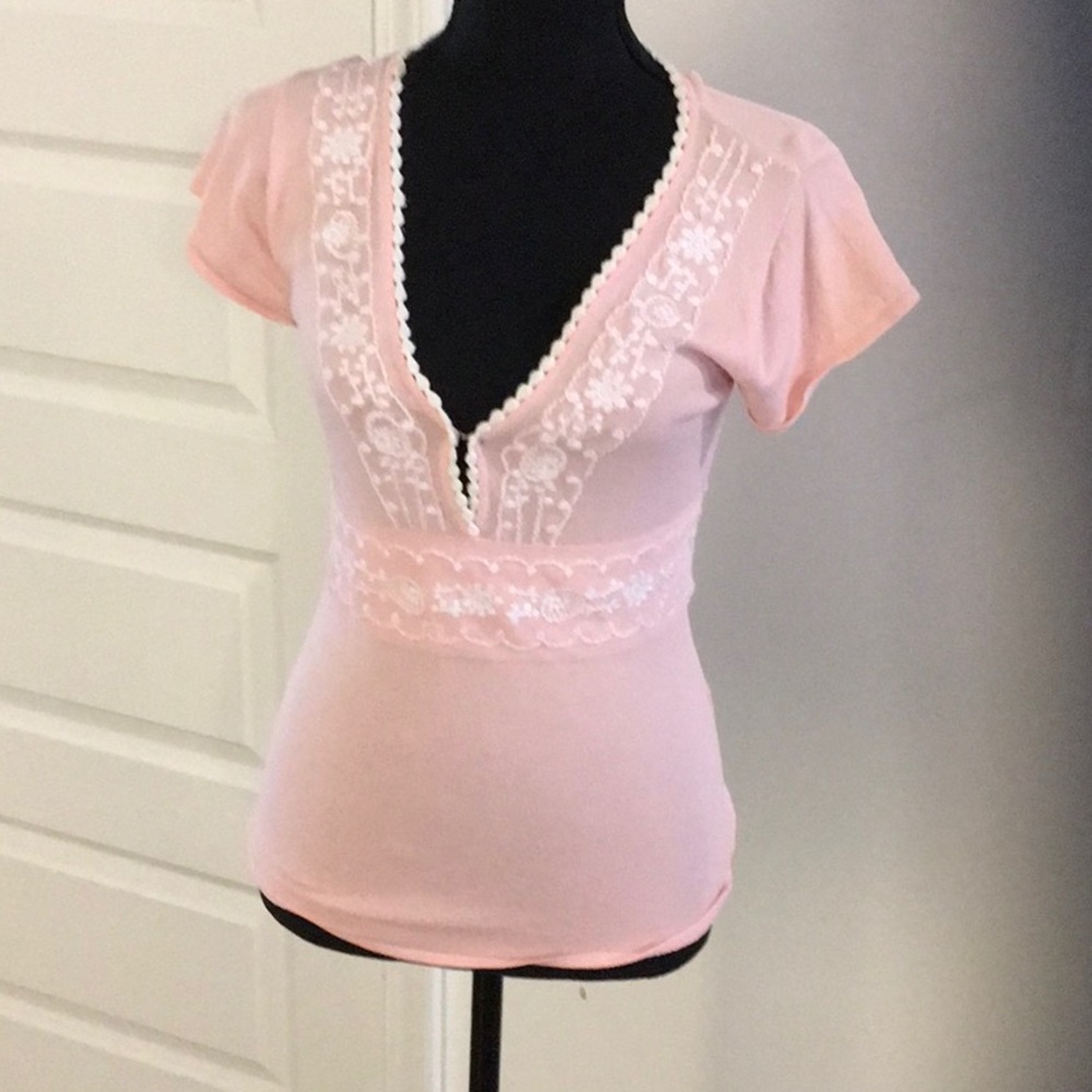 Mosaic tie around top